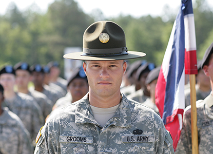 dustin-grooms-in-uniform