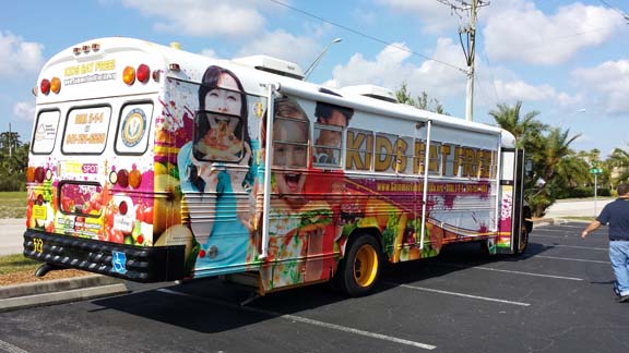 mobile_feeding_bus